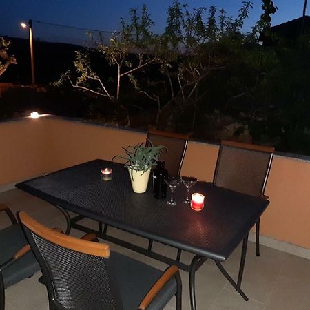 Lanelu Apartman Rogoznica  Ngoại thất bức ảnh