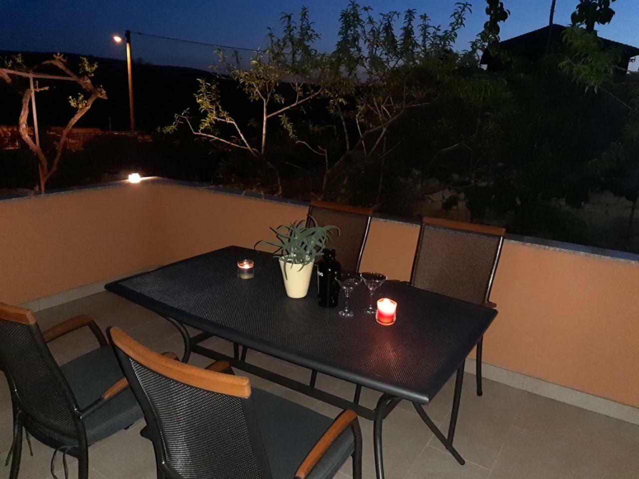 Lanelu Apartman Rogoznica  Ngoại thất bức ảnh