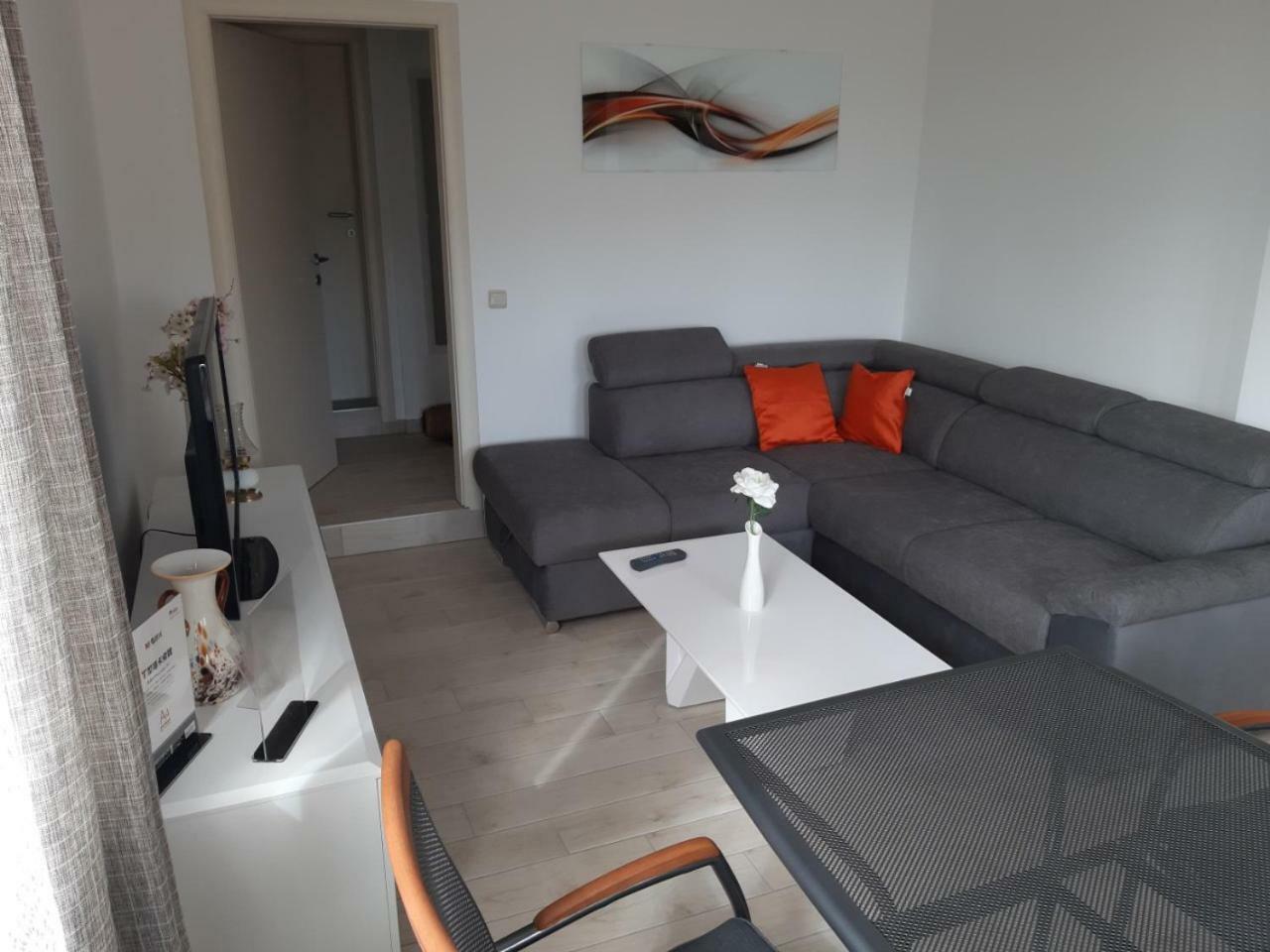 Lanelu Apartman Rogoznica  Ngoại thất bức ảnh
